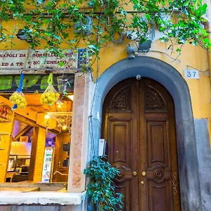 Palazzo Residenza Madre Neapel
